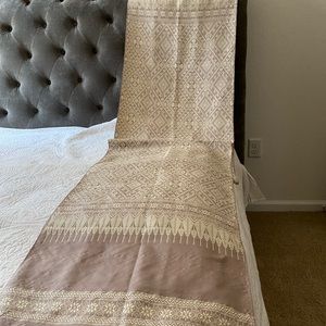 Scarf (silk)